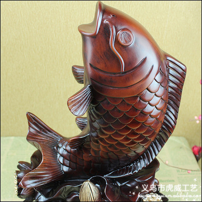 家居裝飾樹脂工藝禮品，仿木年年有魚擺件 高貴精品，開業(yè)喬遷送禮首選